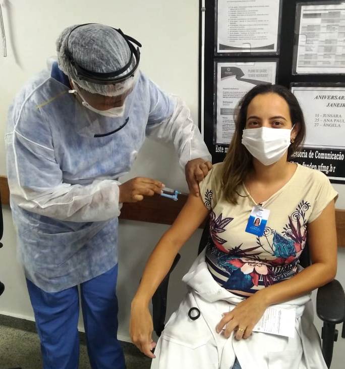 biomédicos vacinados Ludmila Gomes Muniz Rodrigues