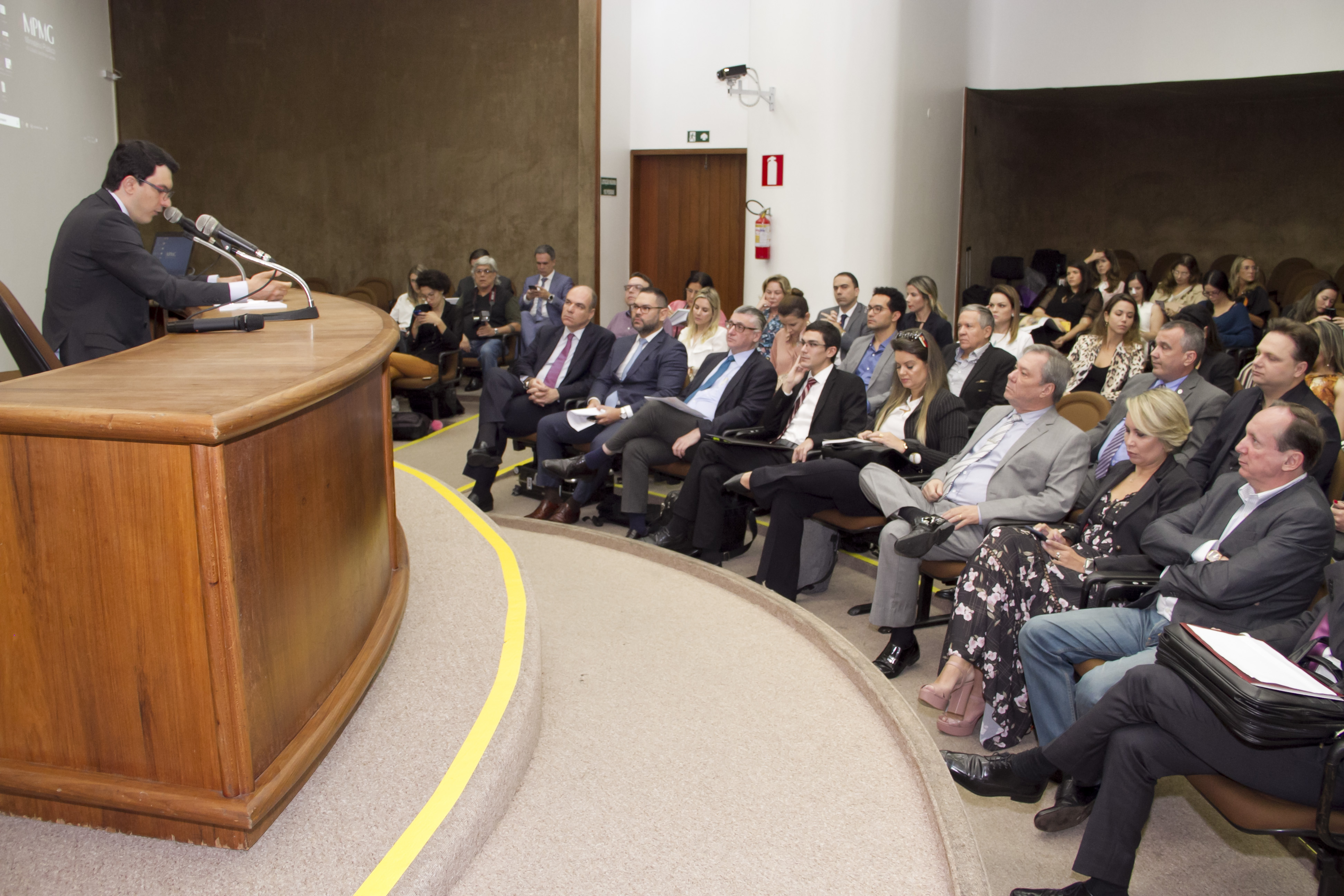 CRBM-3 participa de audiência pública sobre Estética no MP-MG